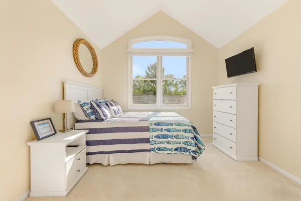 $629,900 | 943 West Savidge Street, Spring Lake, MI 49456