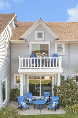 $629,900 | 943 West Savidge Street, Spring Lake, MI 49456