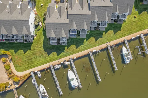 $629,900 | 943 West Savidge Street, Spring Lake, MI 49456