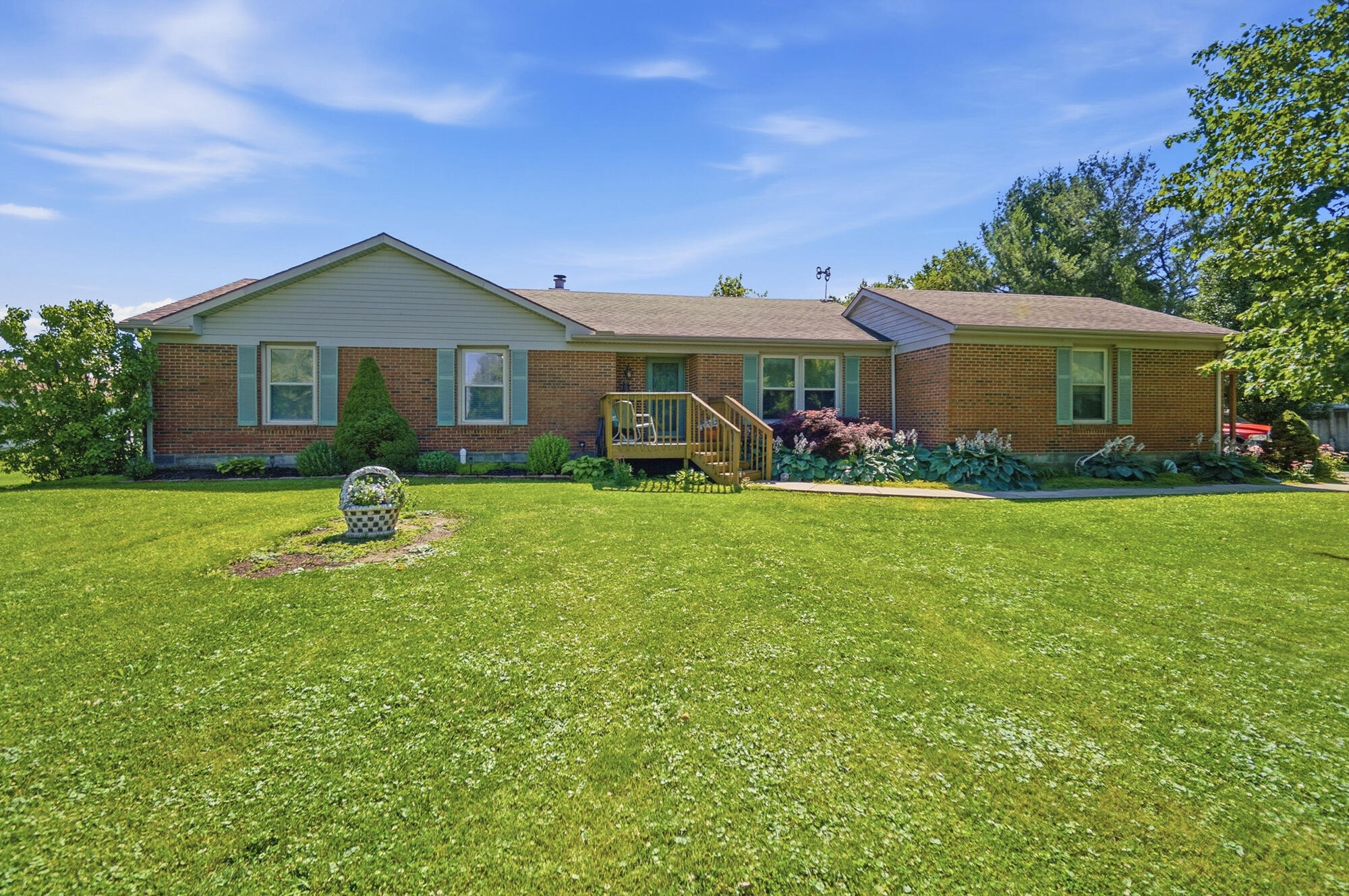 6780 Springfield Jamestown Road Springfield, OH 45502 - Photo 2 of 58