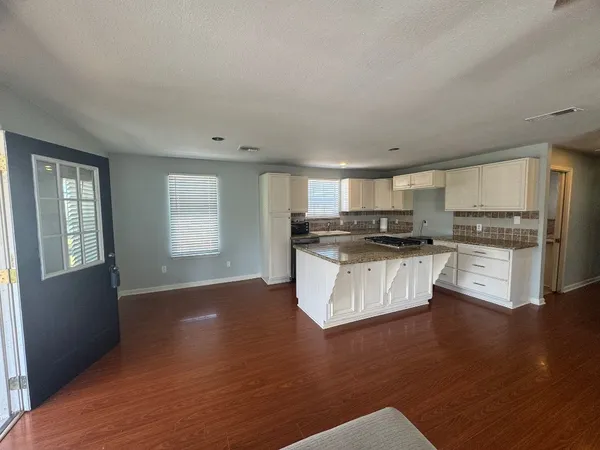 $229,900 | 735 10th Street, San Leon, TX 77539