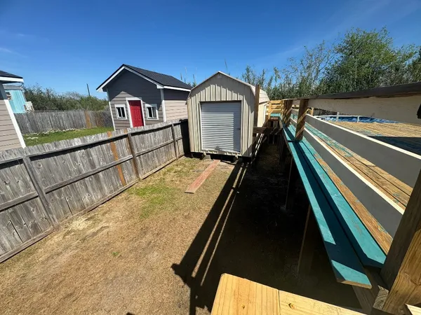 $229,900 | 735 10th Street, San Leon, TX 77539