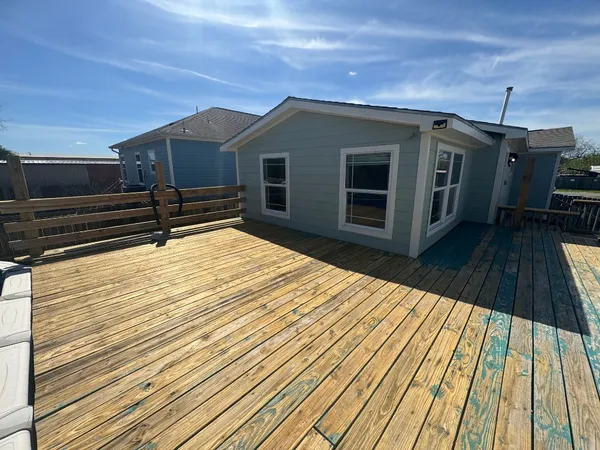 $229,900 | 735 10th Street, San Leon, TX 77539