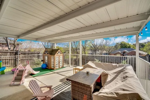 $329,000 | 702 Green Acres Lane, Midlothian, TX 76065