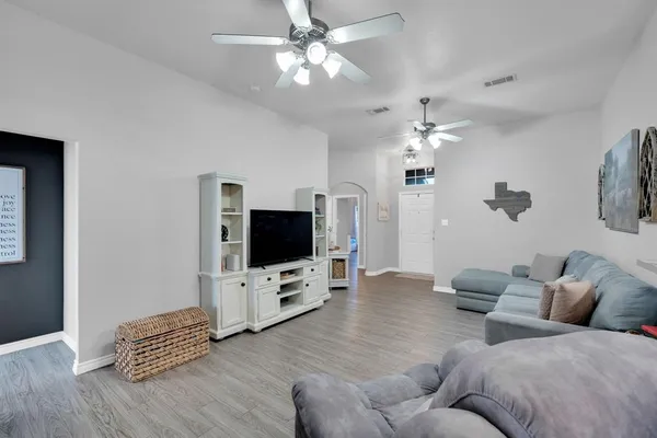 $329,000 | 702 Green Acres Lane, Midlothian, TX 76065