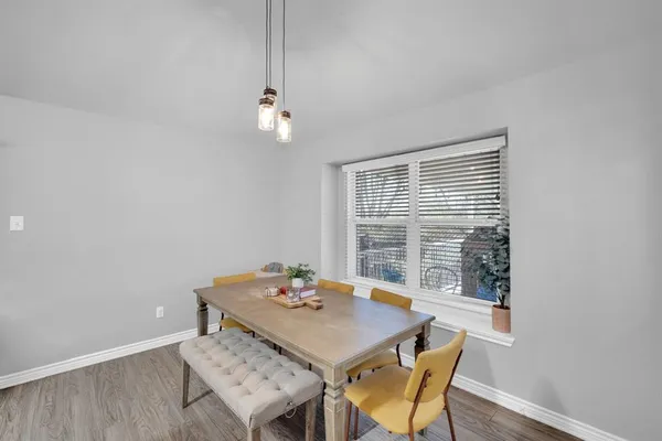 $329,000 | 702 Green Acres Lane, Midlothian, TX 76065