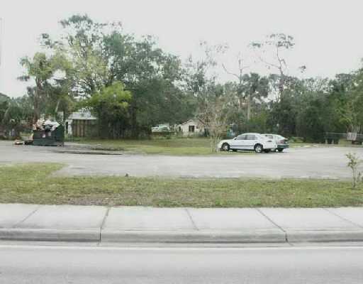 2529 Okeechobee Road Fort Pierce, FL 34947 - Photo 1 of 1 Primary Photo