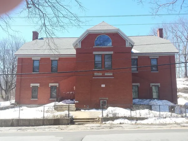 $1,400 | 23 Grove Spencer Ma, Unit 2L, Spencer, MA 01562