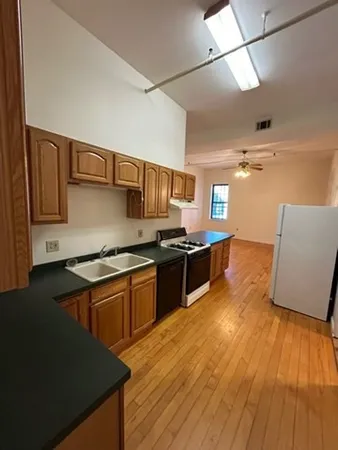 $1,400 | 23 Grove Spencer Ma, Unit 2L, Spencer, MA 01562