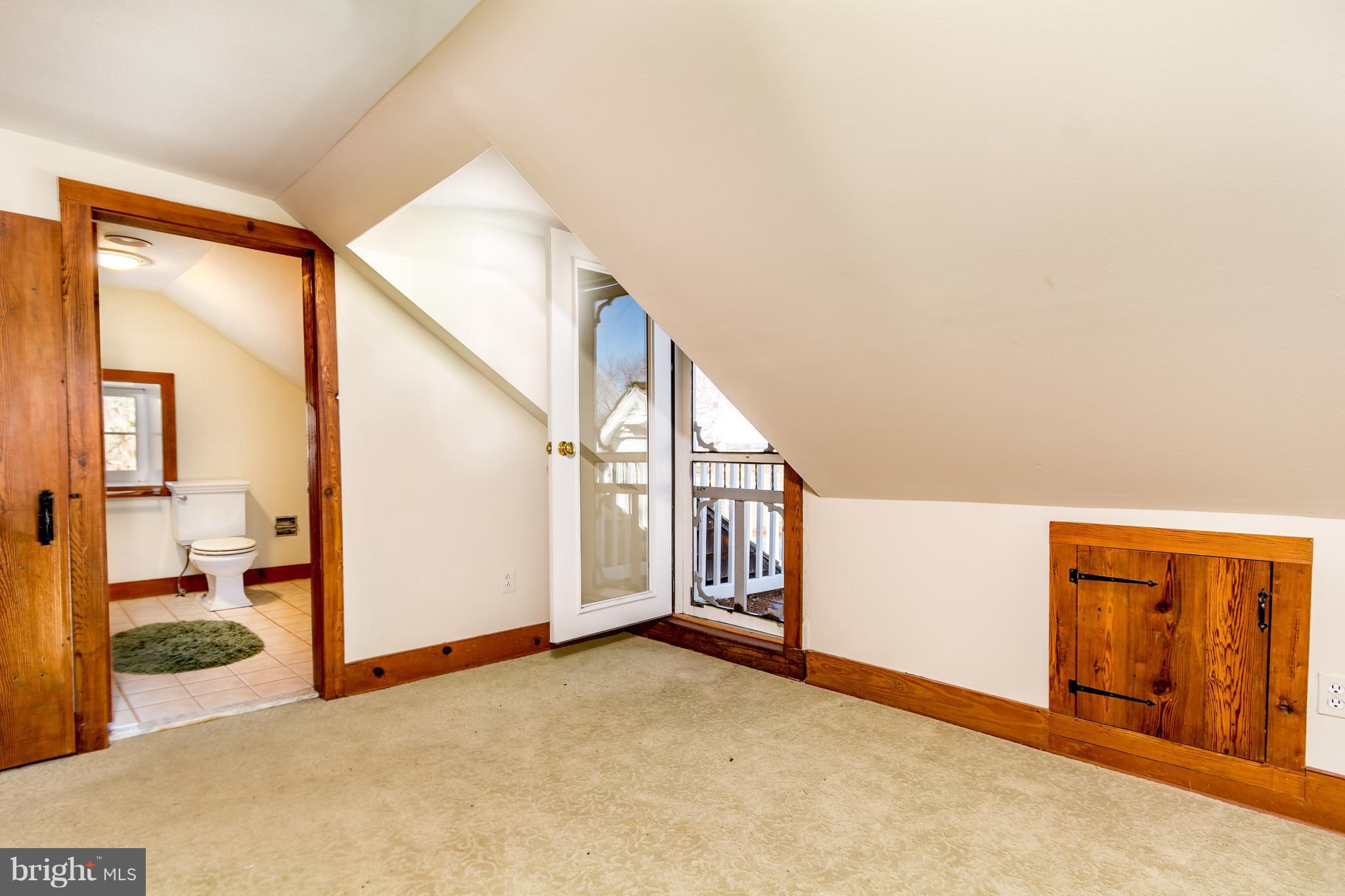 2806 Crenshaw Road Marshall, VA 20115 - Photo 14 of 30 a view of a hallway with staircase