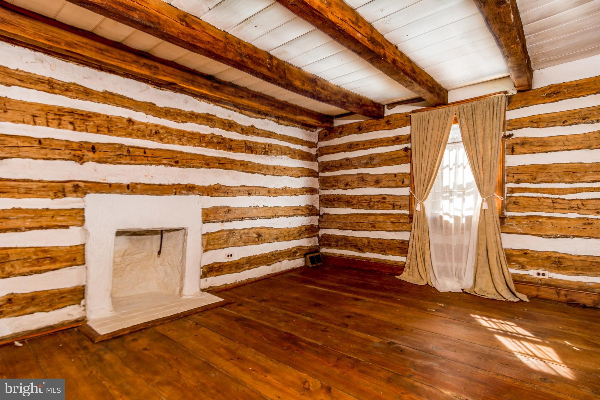2806 Crenshaw Road Marshall, VA 20115 - Photo 17 of 30 a view of an empty room with a window