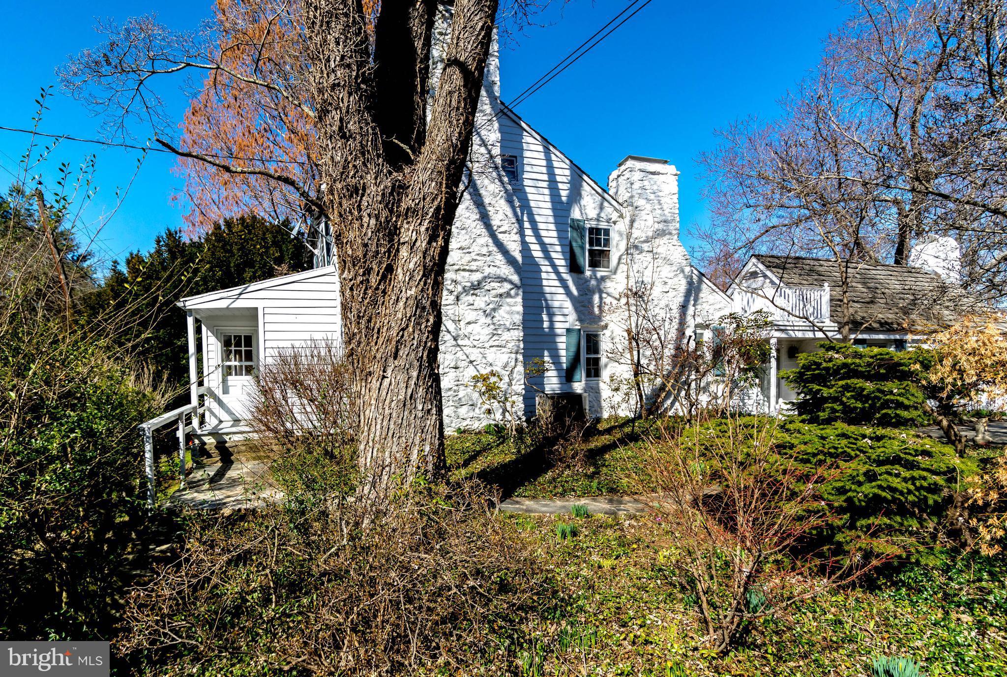 2806 Crenshaw Road Marshall, VA 20115 - Photo 21 of 30 a view of bushes and pathway