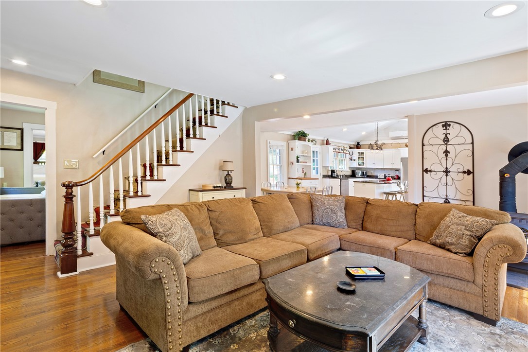 342 Post Road Westerly, RI 02891 - Photo 12 of 47