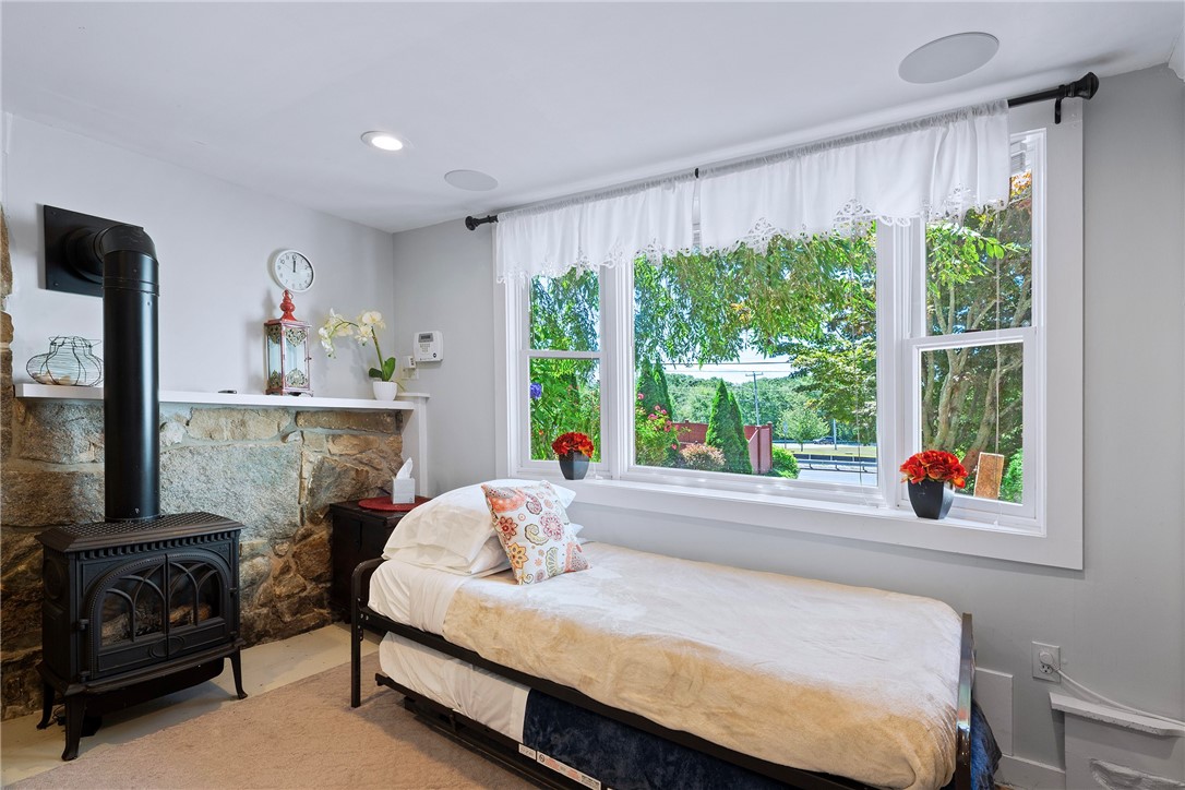 342 Post Road Westerly, RI 02891 - Photo 31 of 47