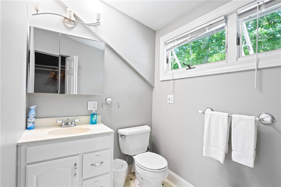 342 Post Road Westerly, RI 02891 - Photo 33 of 47