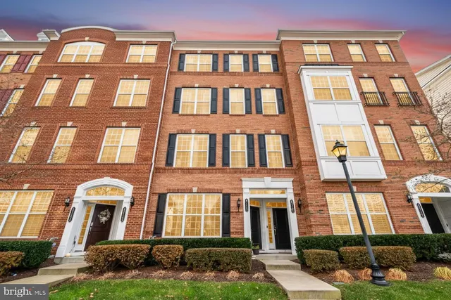 $2,800 | 43151 Wealdstone Terrace, Ashburn, VA 20148
