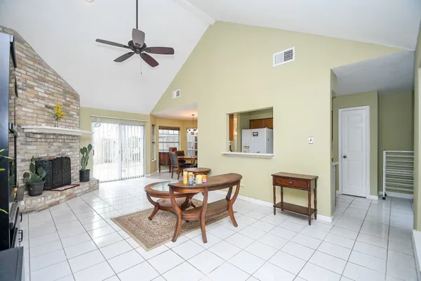 $1,600 | 9111 Belle Glen Drive, Houston, TX 77099