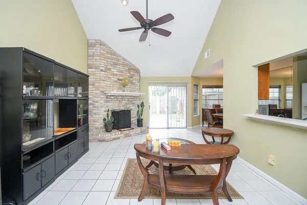 $1,600 | 9111 Belle Glen Drive, Houston, TX 77099
