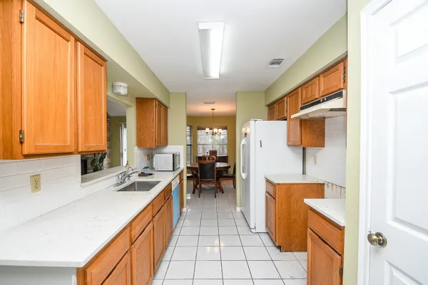$1,600 | 9111 Belle Glen Drive, Houston, TX 77099