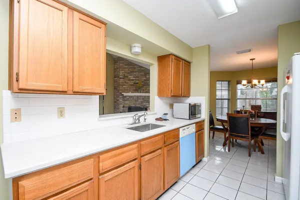 $1,600 | 9111 Belle Glen Drive, Houston, TX 77099