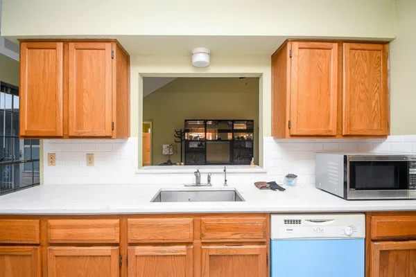$1,600 | 9111 Belle Glen Drive, Houston, TX 77099