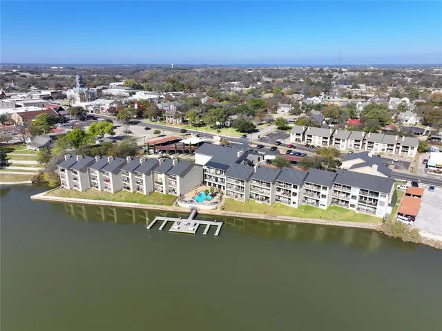 $450,000 | 401 East Pearl Street, Unit 2204, Granbury, TX 76048