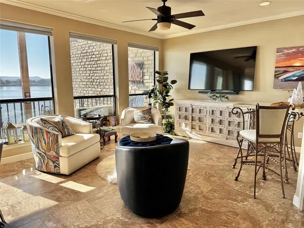 $445,000 | 401 East Pearl Street, Unit 2204, Granbury, TX 76048