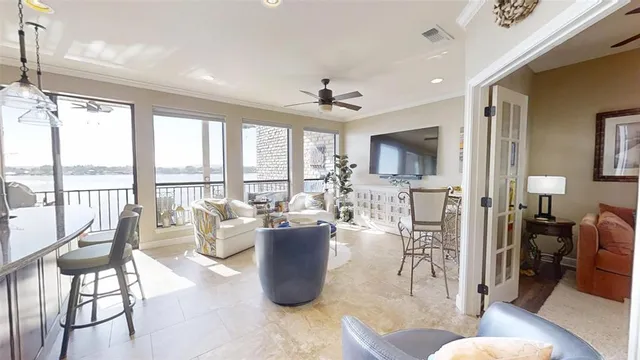 $450,000 | 401 East Pearl Street, Unit 2204, Granbury, TX 76048