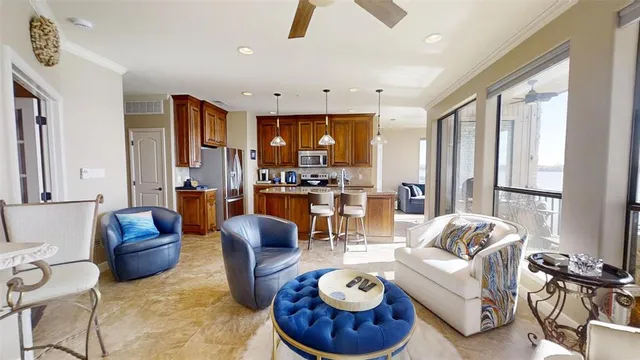 $450,000 | 401 East Pearl Street, Unit 2204, Granbury, TX 76048