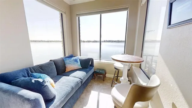 $450,000 | 401 East Pearl Street, Unit 2204, Granbury, TX 76048