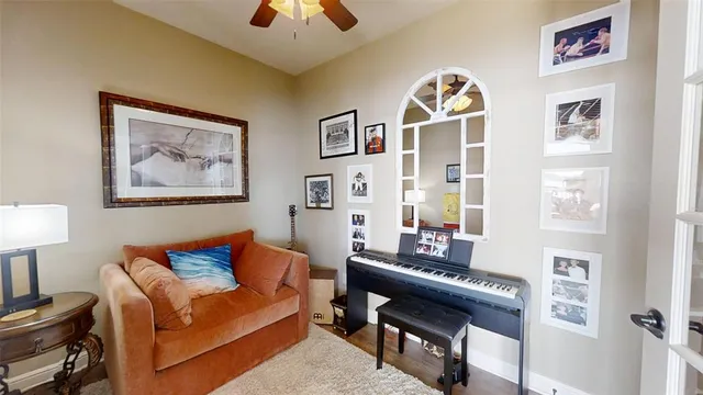 $450,000 | 401 East Pearl Street, Unit 2204, Granbury, TX 76048