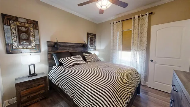 $450,000 | 401 East Pearl Street, Unit 2204, Granbury, TX 76048