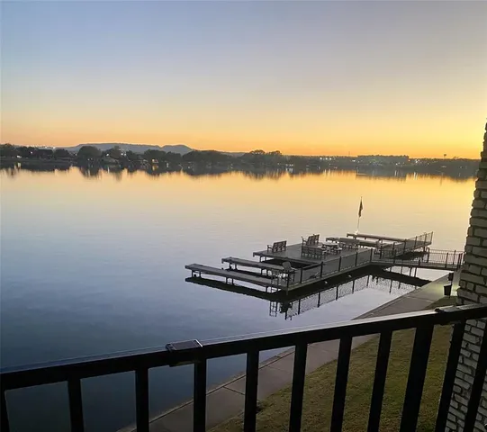 $450,000 | 401 East Pearl Street, Unit 2204, Granbury, TX 76048