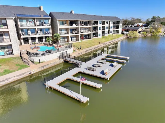 $450,000 | 401 East Pearl Street, Unit 2204, Granbury, TX 76048