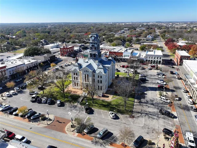 $450,000 | 401 East Pearl Street, Unit 2204, Granbury, TX 76048