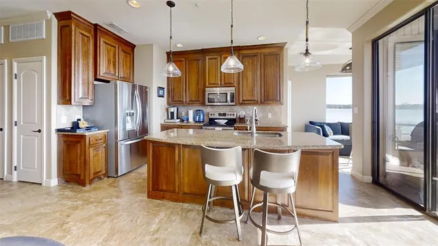 $450,000 | 401 East Pearl Street, Unit 2204, Granbury, TX 76048