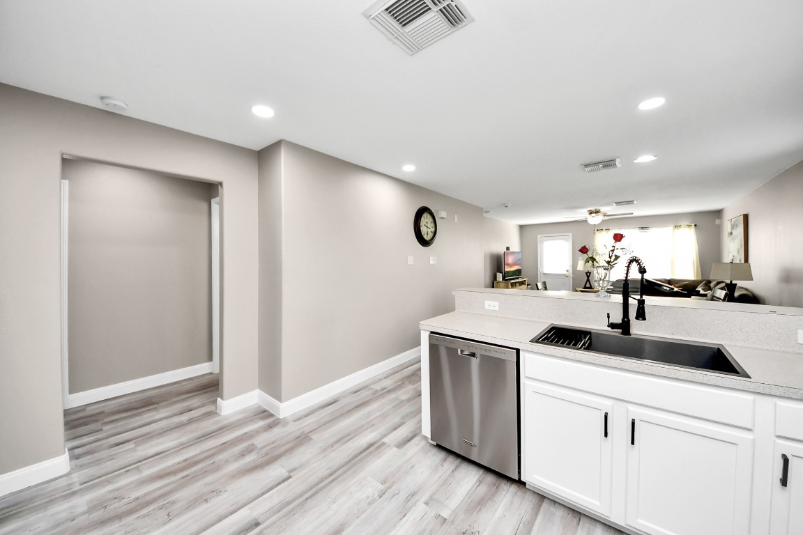 8218 Radial Court Rosharon, TX 77583 - Photo 17 of 40