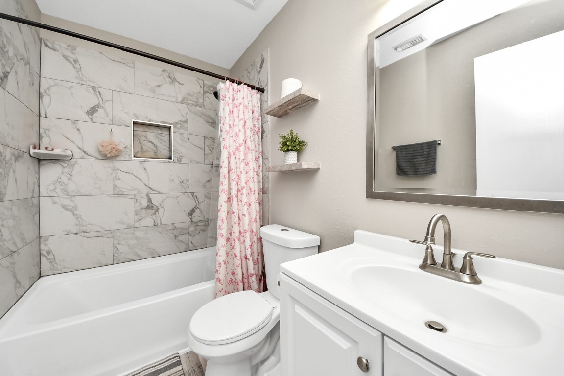 8218 Radial Court Rosharon, TX 77583 - Photo 22 of 40