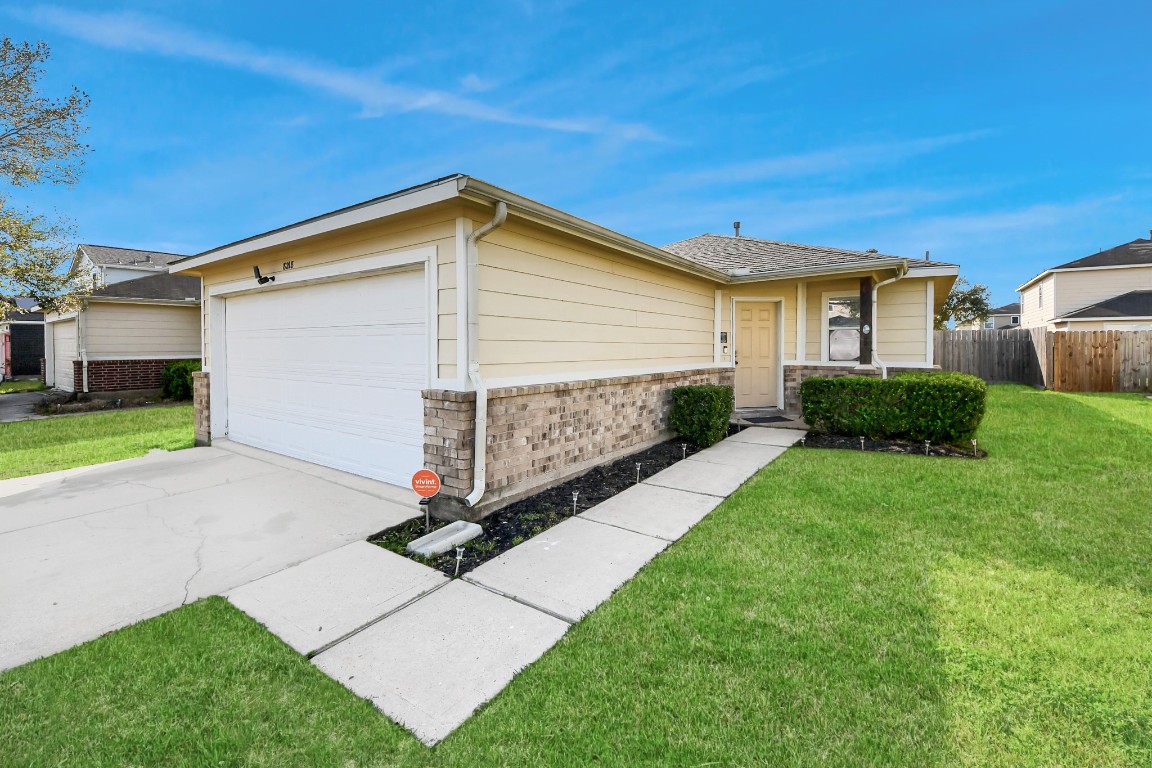 8218 Radial Court Rosharon, TX 77583 - Photo 5 of 40