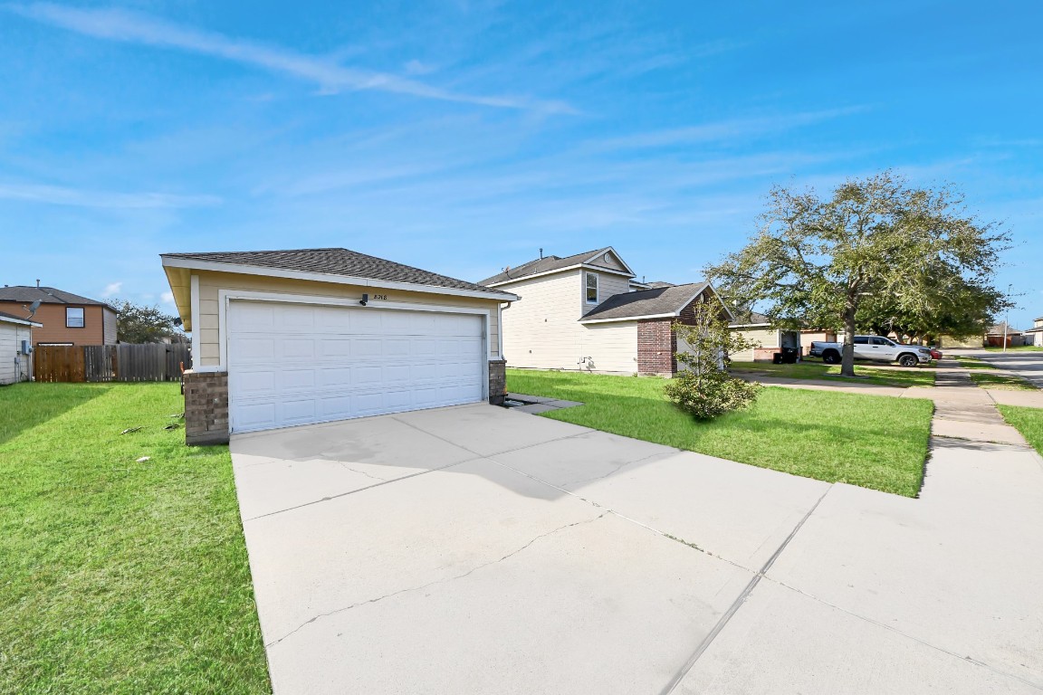 8218 Radial Court Rosharon, TX 77583 - Photo 6 of 40