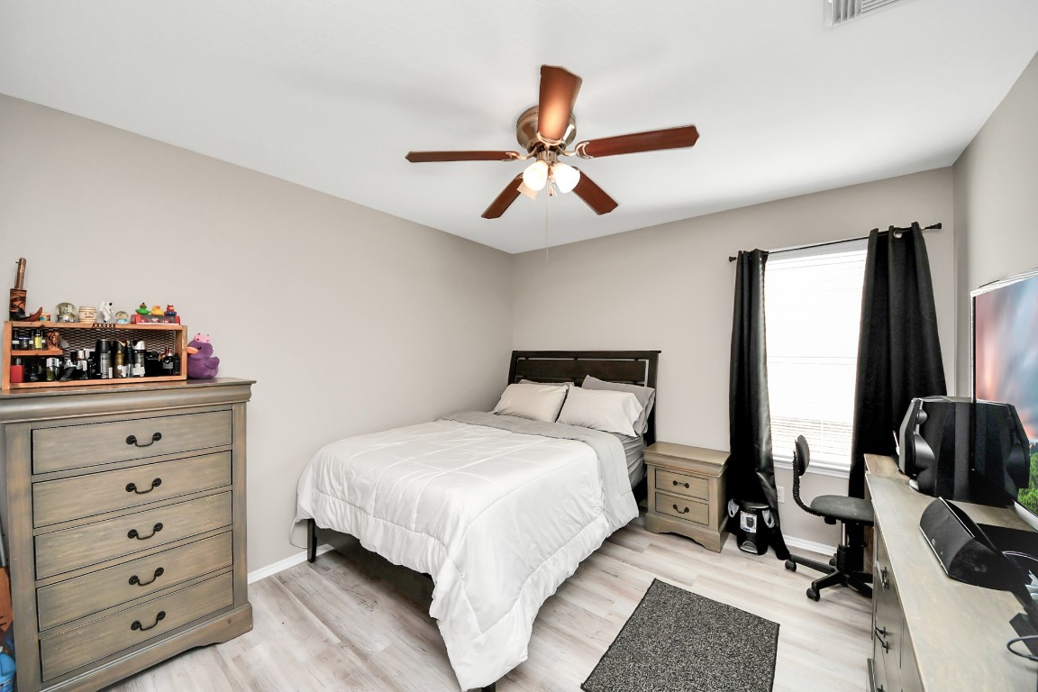 8218 Radial Court Rosharon, TX 77583 - Photo 10 of 40