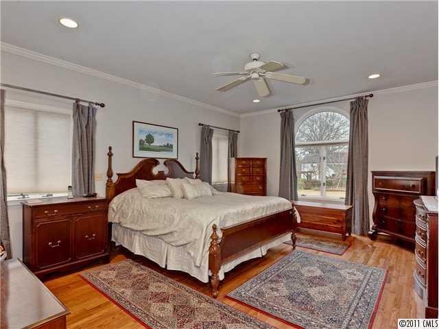 2422 Overhill Road Charlotte, NC 28211 - Photo 8 of 13 Gallery Image 8