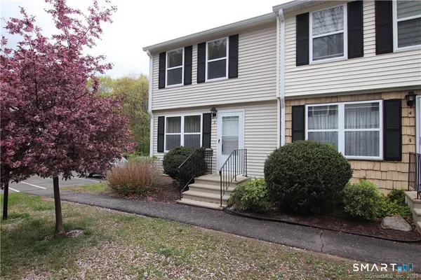 $2,400 | 2 Mulberry Lane, Unit 2, Glastonbury, CT 06033