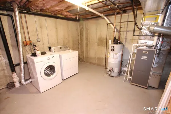 $2,400 | 2 Mulberry Lane, Unit 2, Glastonbury, CT 06033