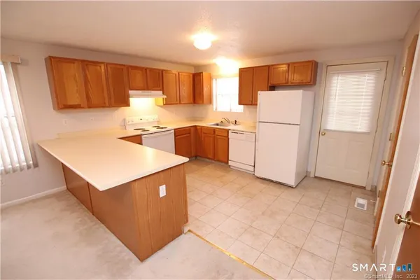 $2,400 | 2 Mulberry Lane, Unit 2, Glastonbury, CT 06033