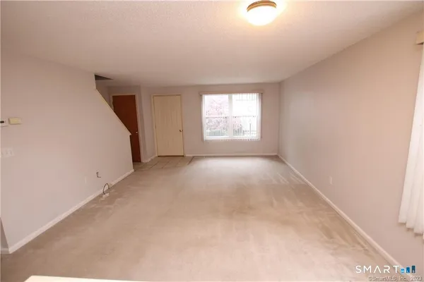 $2,400 | 2 Mulberry Lane, Unit 2, Glastonbury, CT 06033