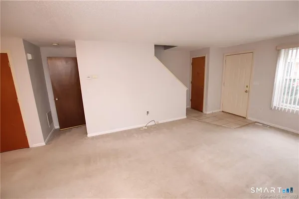 $2,400 | 2 Mulberry Lane, Unit 2, Glastonbury, CT 06033