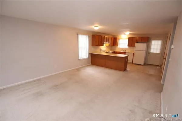 $2,400 | 2 Mulberry Lane, Unit 2, Glastonbury, CT 06033