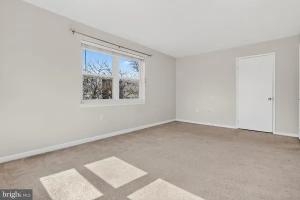 $240,000 | 432 North Armistead Street, Unit 203, Alexandria, VA 22312