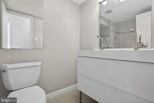 $240,000 | 432 North Armistead Street, Unit 203, Alexandria, VA 22312